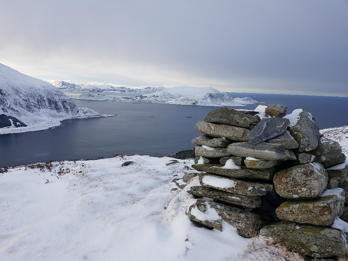 Utsikt fra Trolltua 287 m.o.h mot sørvest med Sandsøya og Stadt i bakgrunnen