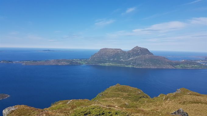 Midøya i nord sett fra Langsetnakken